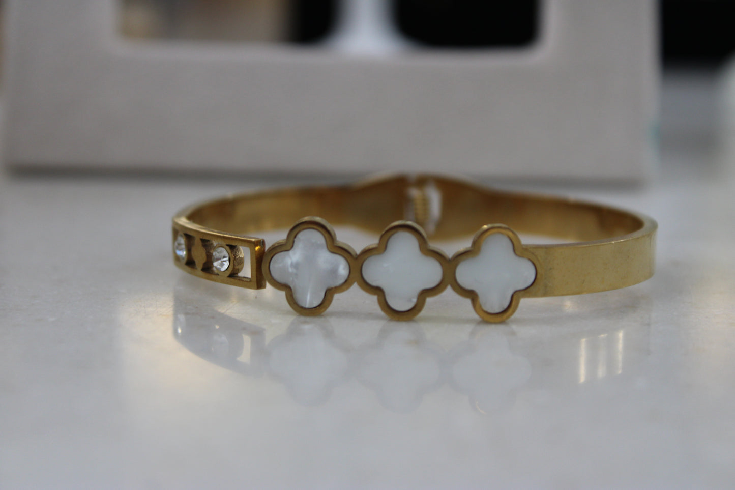 3 Clover Bangle Gold