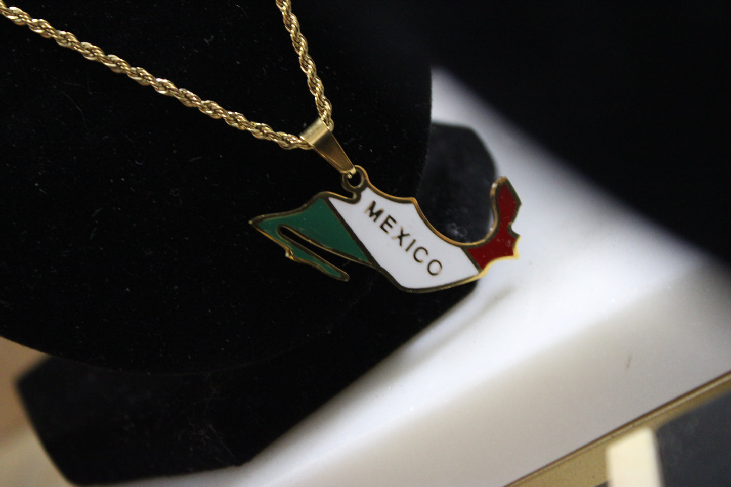 Mexico Shaped Flag Chain