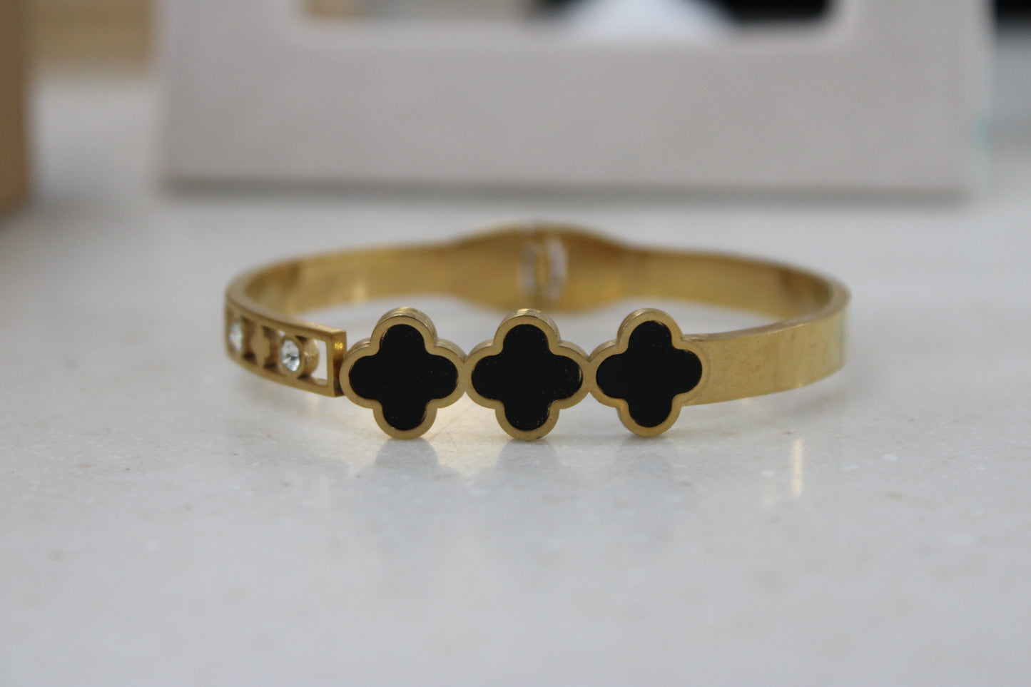 3 Clover Bangle Gold